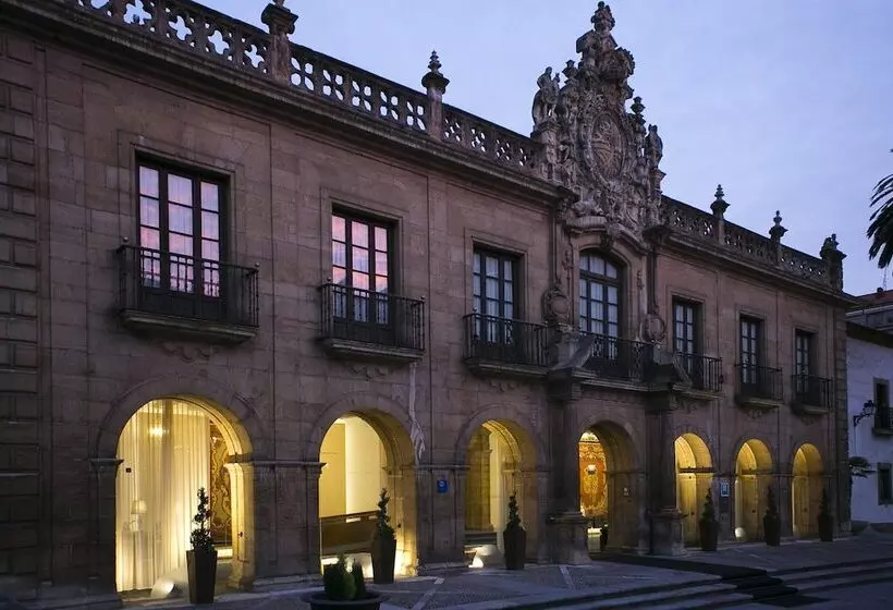 Eurostars Hotel De La Reconquista