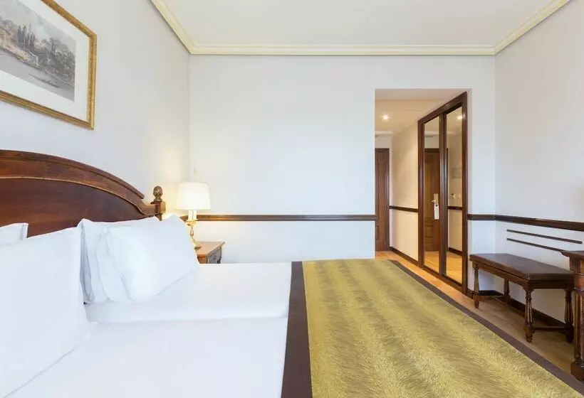 בית מלון כפרי Exe Reina Isabel