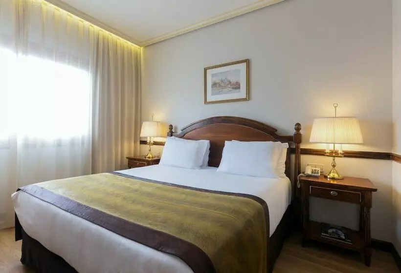 בית מלון כפרי Exe Reina Isabel