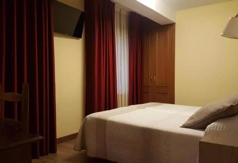 ホテル Naranjo De Bulnes