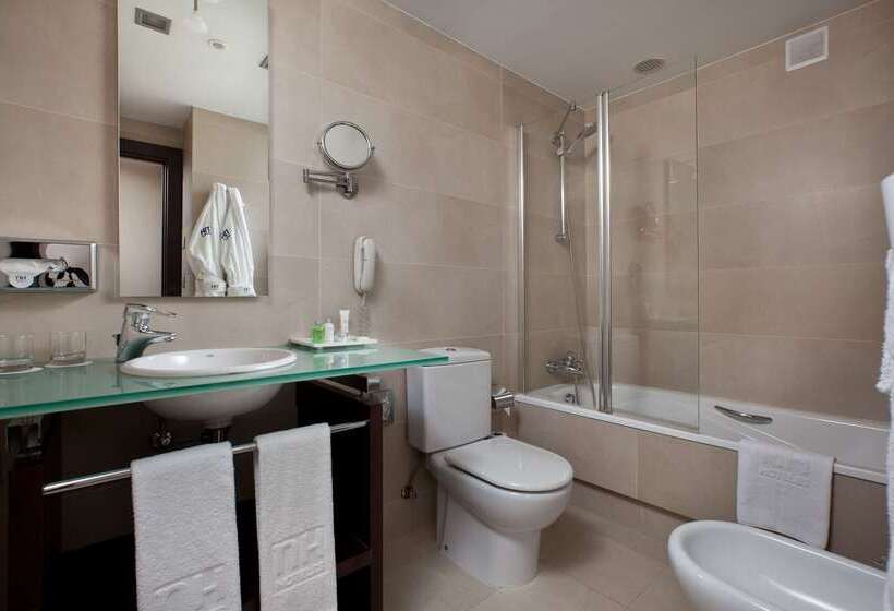 Hotel NH Canciller Ayala Vitoria