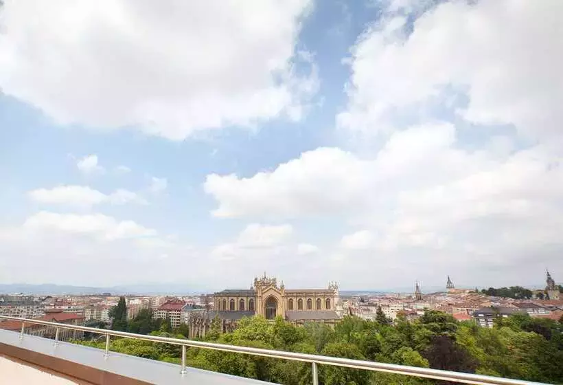 Hotel NH Canciller Ayala Vitoria