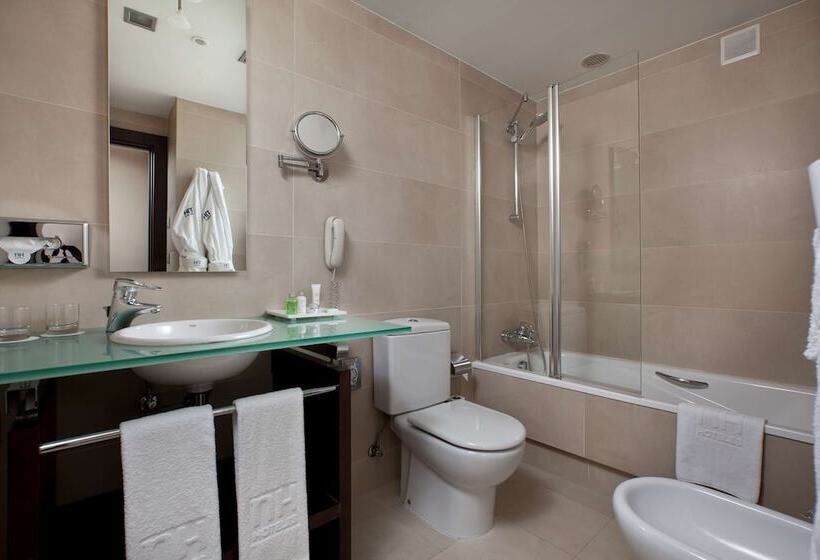 Hotel NH Canciller Ayala Vitoria