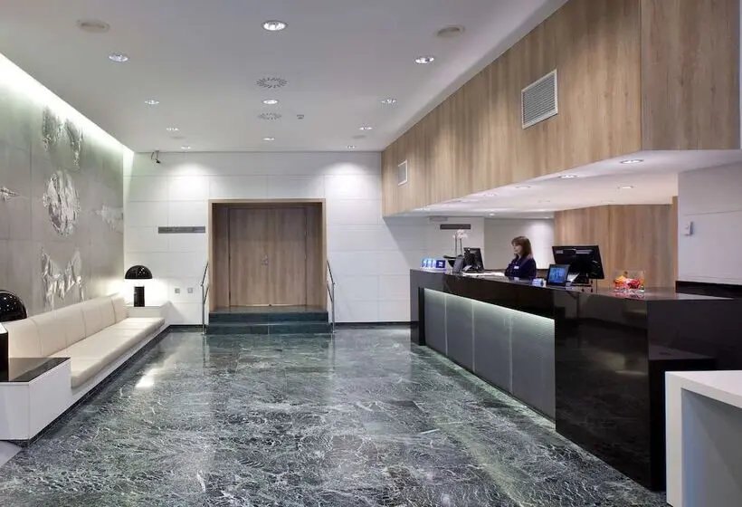 Hotelli NH Canciller Ayala Vitoria