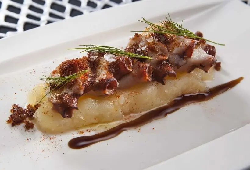 Hotelli NH Canciller Ayala Vitoria