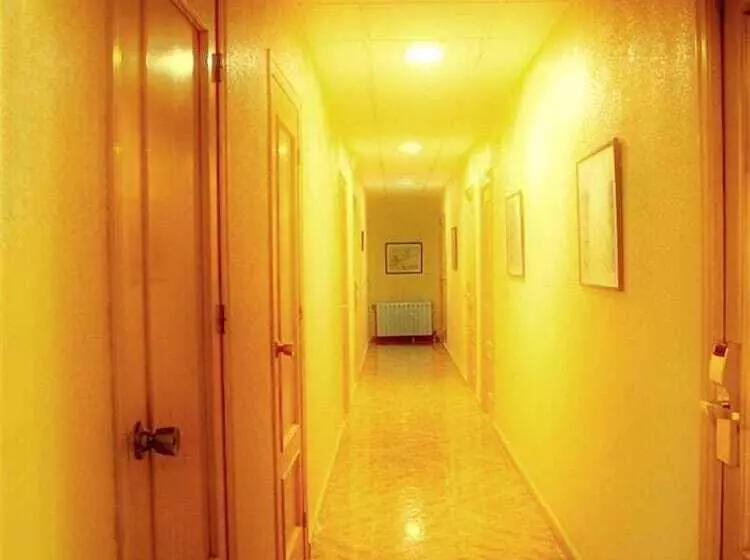 Отель Santa Ana