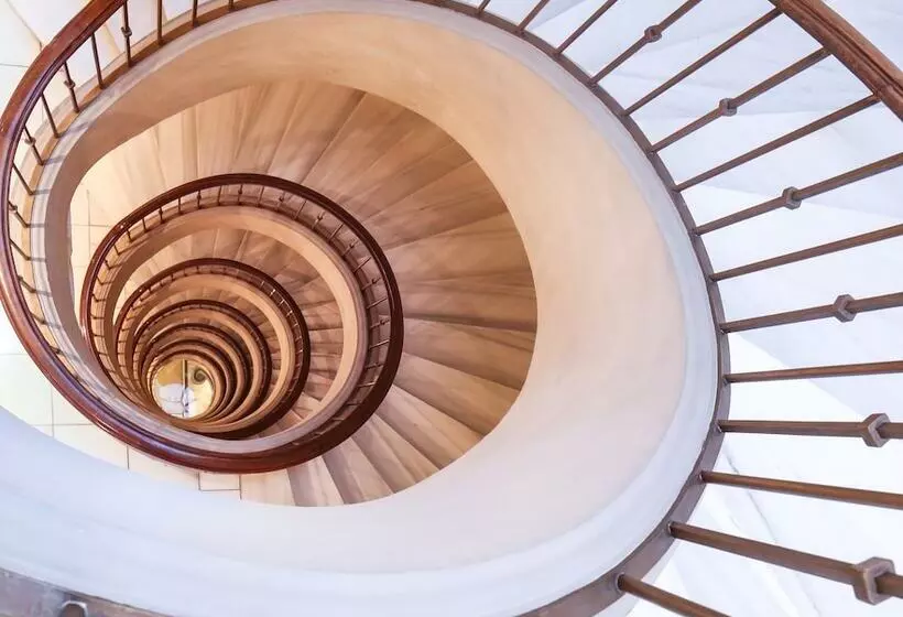 בית מלון כפרי Astoria