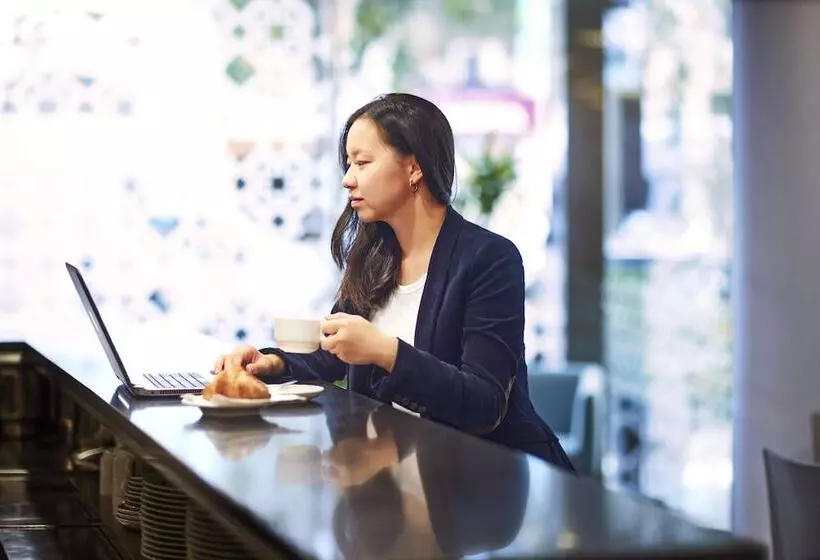 هتل Barcelona Century