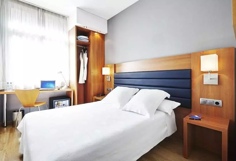 هتل Barcelona Century