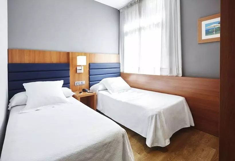 هتل Barcelona Century