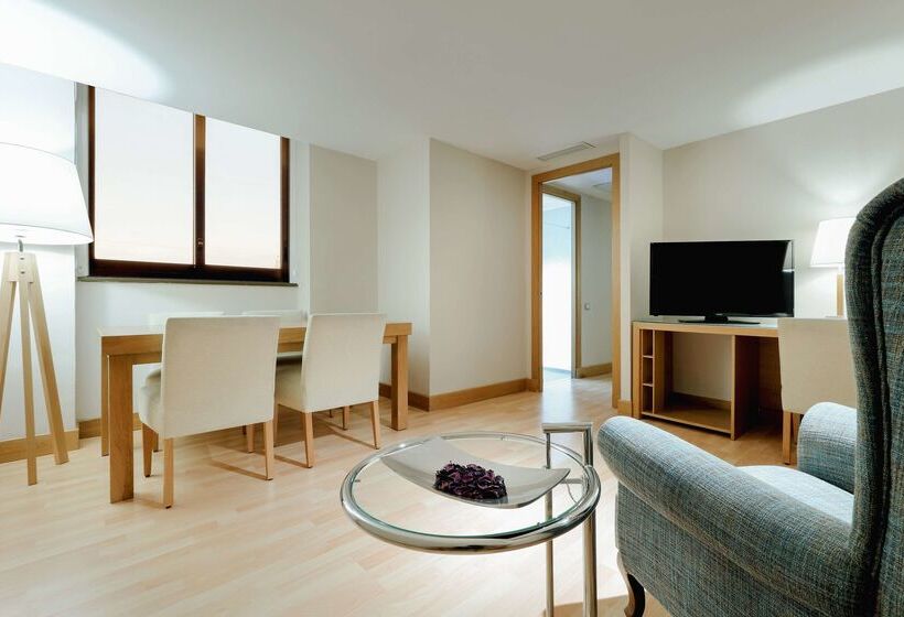 هتل Hesperia Barcelona Sant Just