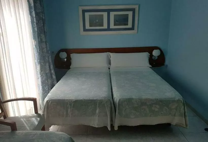 Отель Marina Folch