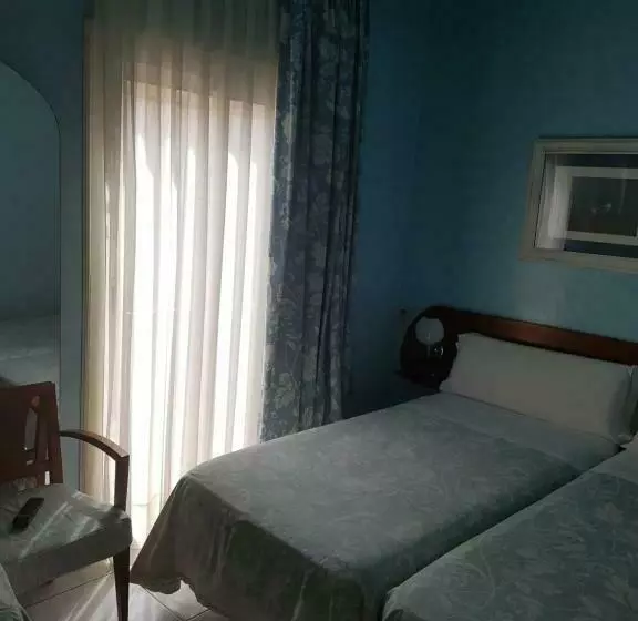 Отель Marina Folch