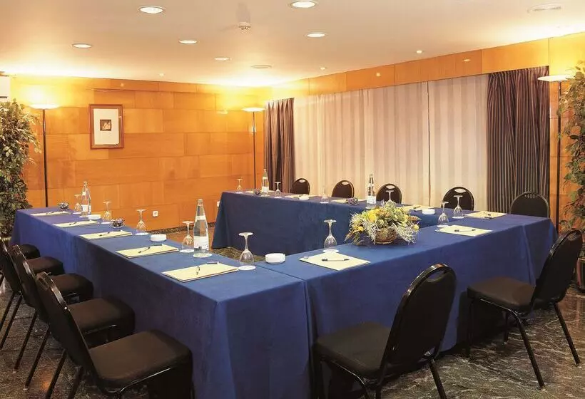 هتل NH Barcelona Entenza