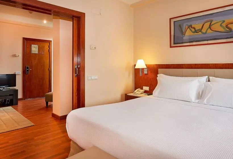 هتل NH Barcelona Entenza