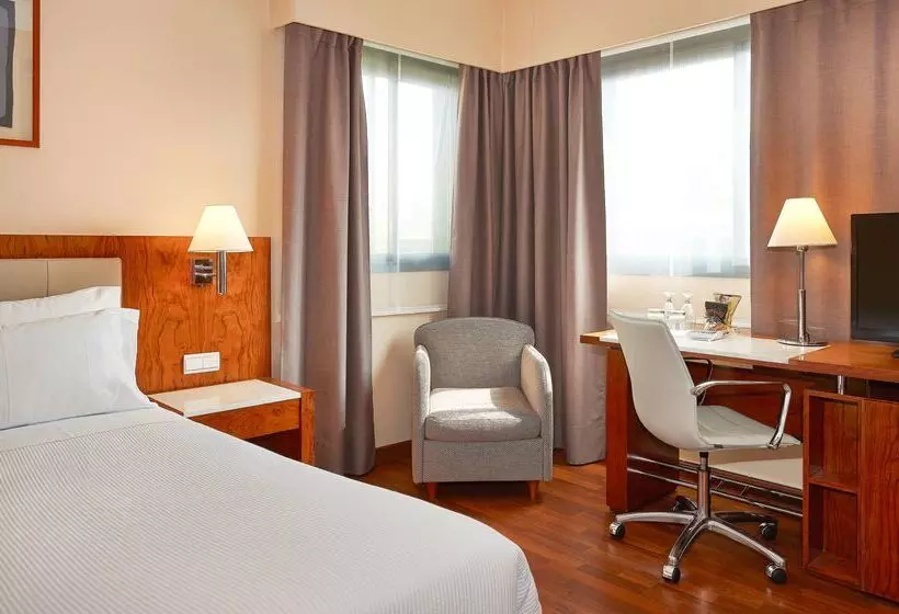 هتل NH Barcelona Entenza