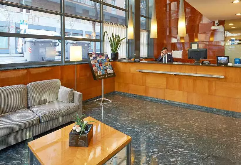 هتل NH Barcelona Entenza