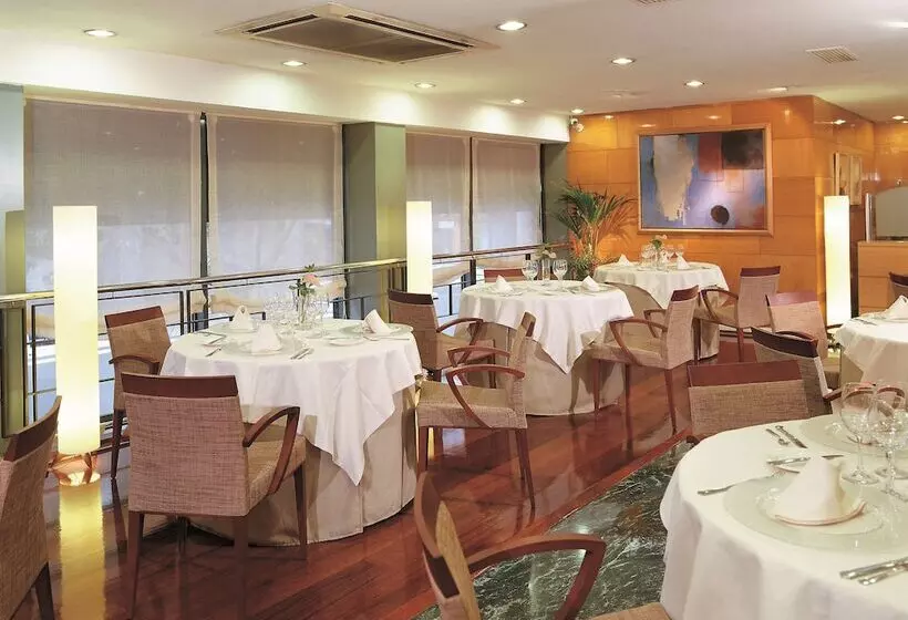 هتل NH Barcelona Entenza