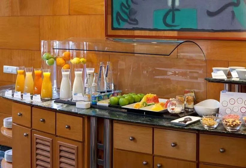 هتل NH Barcelona Entenza