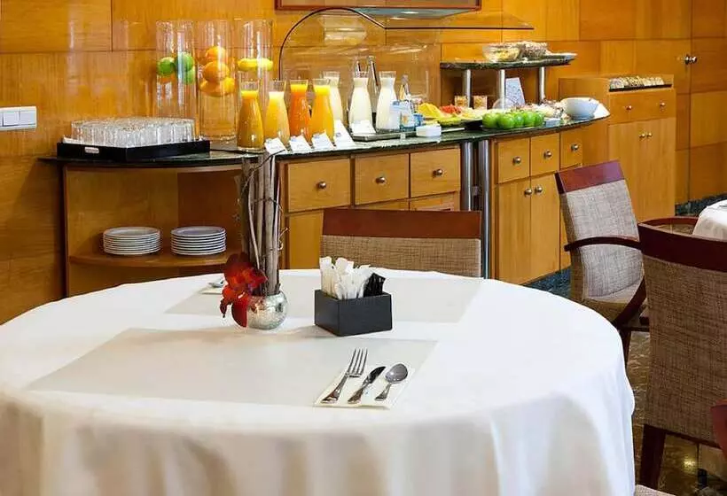 هتل NH Barcelona Entenza