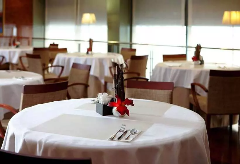 هتل NH Barcelona Entenza