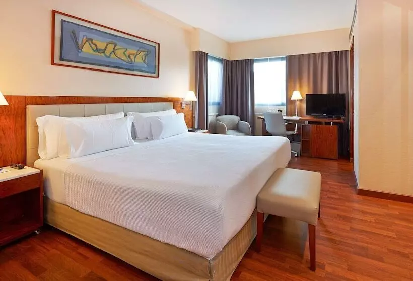 هتل NH Barcelona Entenza