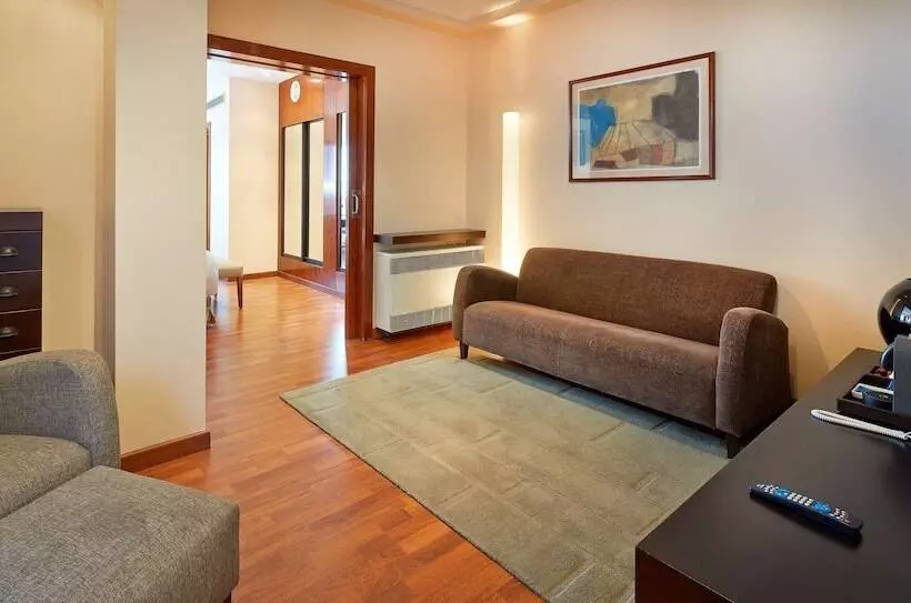 هتل NH Barcelona Entenza