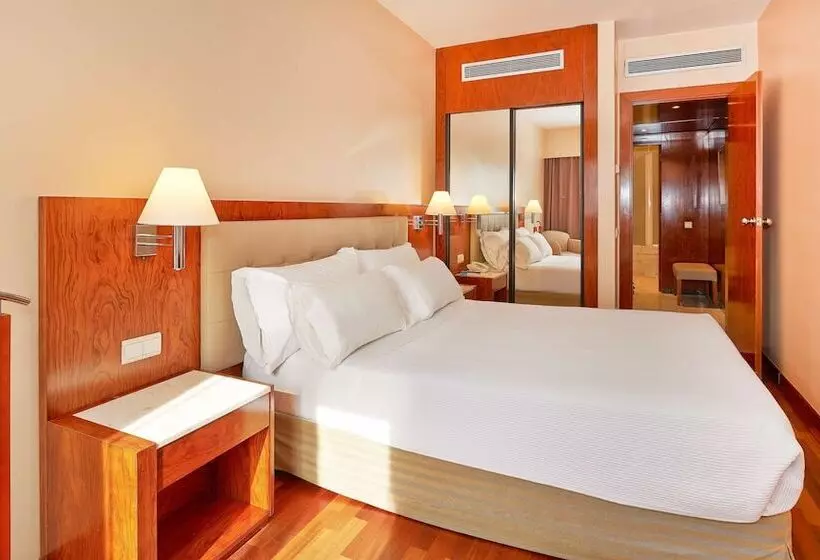 هتل NH Barcelona Entenza