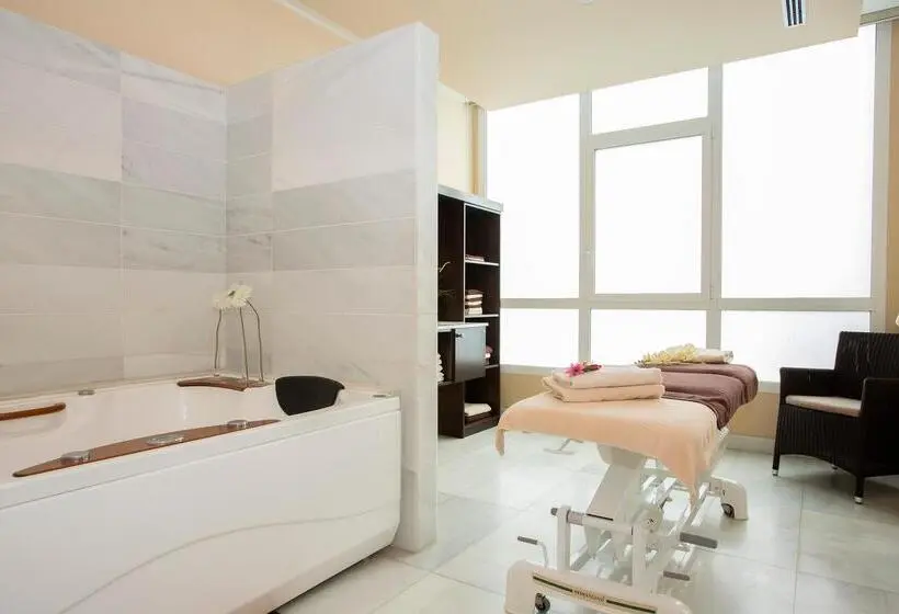 Hipotels Playa La Barrosa - Adults Only