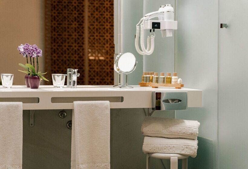 هتل Alhambra Palace