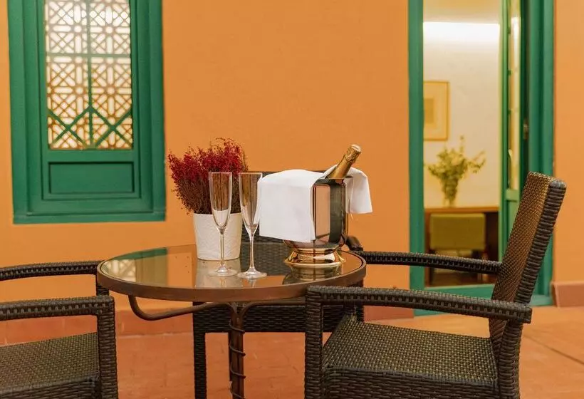 Hotel Alhambra Palace