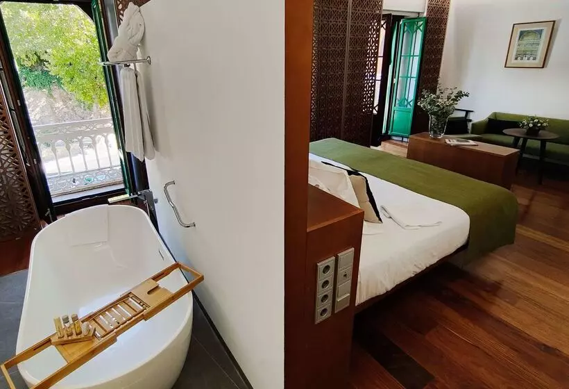 Hotel Alhambra Palace