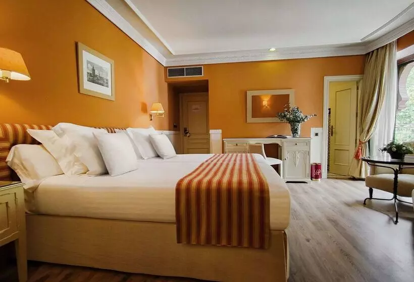 Hotel Alhambra Palace