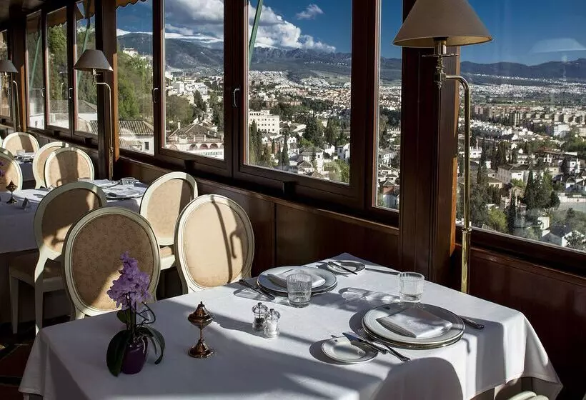 Hotel Alhambra Palace