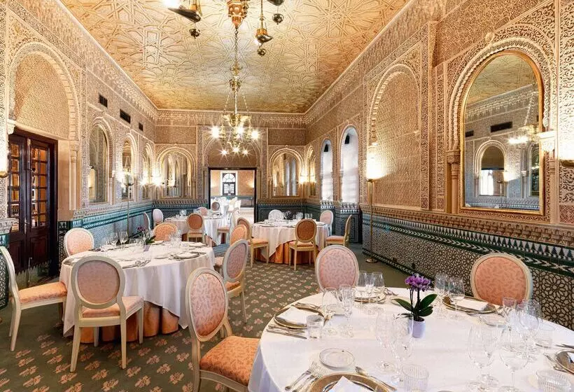 Hotel Alhambra Palace