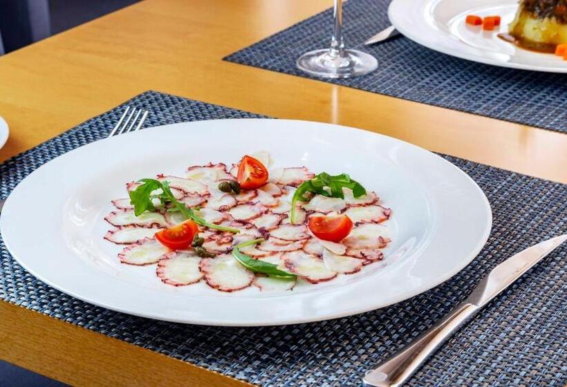 هتل Exe Las Adelfas