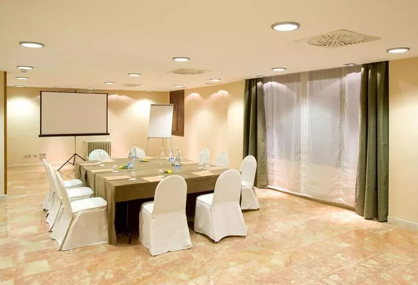 Hotel NH Cordoba Califa