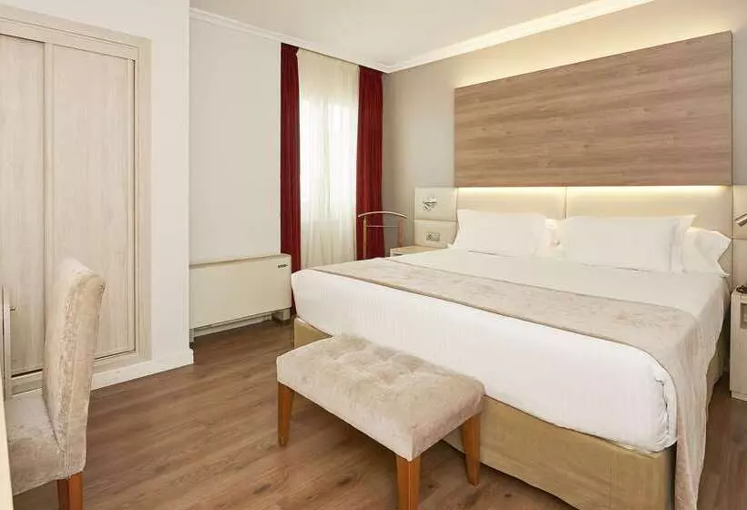 Hotel NH Cordoba Califa