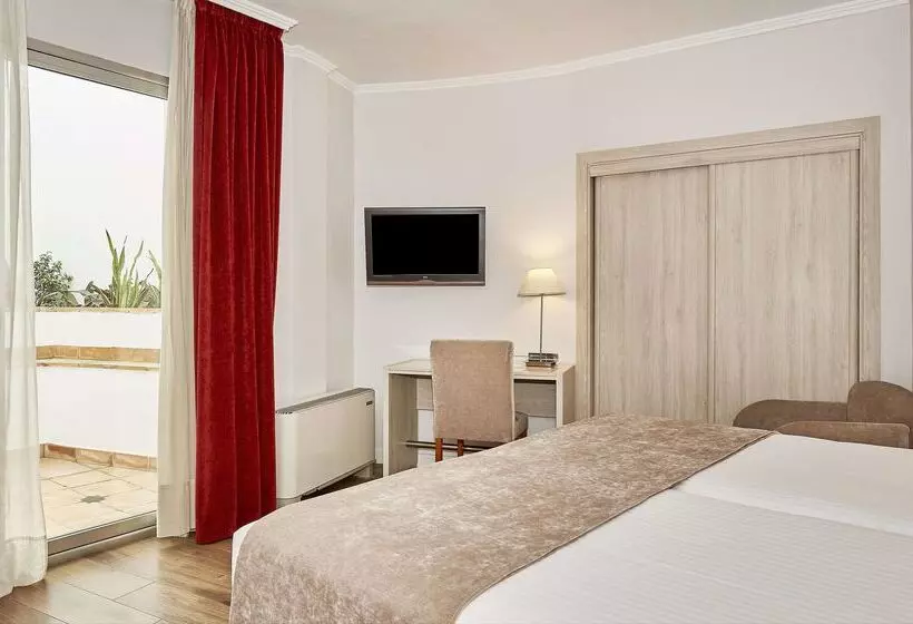 Hotel NH Cordoba Califa