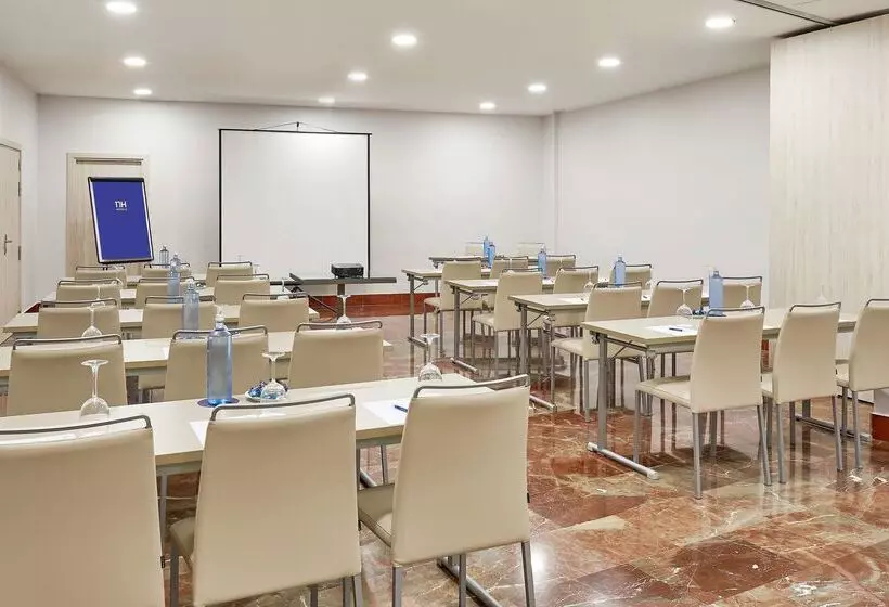 Hotel NH Cordoba Califa