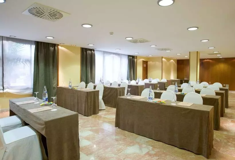 Hotel NH Cordoba Califa