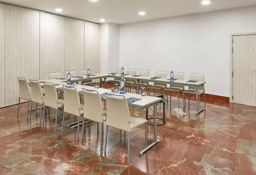 Hotel NH Cordoba Califa