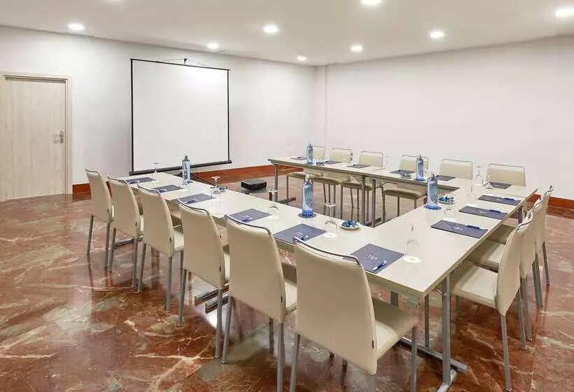 Hotel NH Cordoba Califa