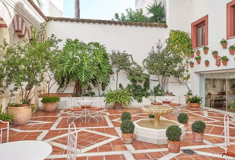 Hotel NH Cordoba Califa