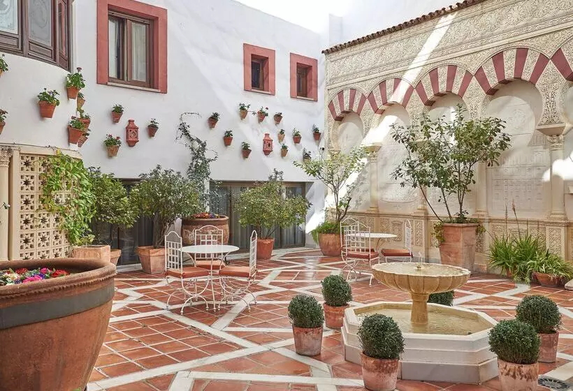 Hotel NH Cordoba Califa