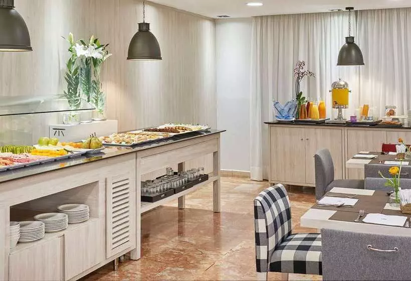 Hotel NH Cordoba Califa