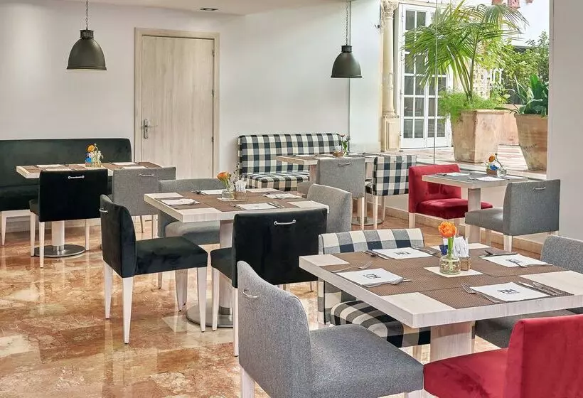 Hotel NH Cordoba Califa