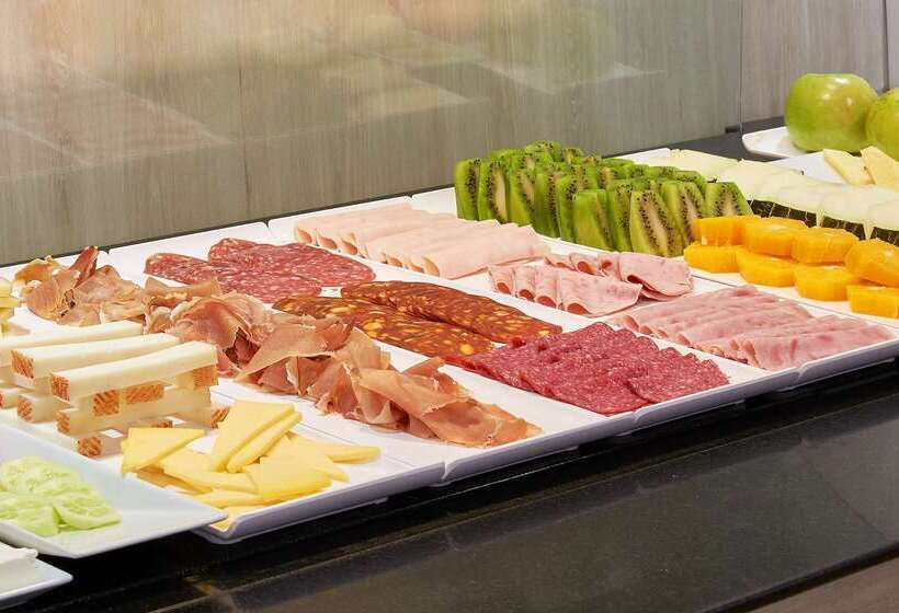 هتل NH Cordoba Califa