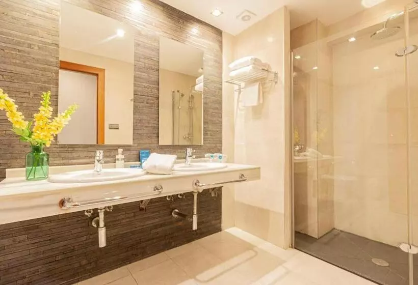 هتل Oh Nice Ulises Ceuta