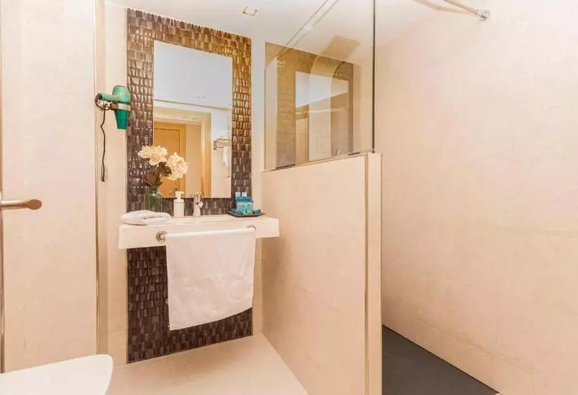 هتل Oh Nice Ulises Ceuta